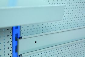 Nosilec plastičnih posod